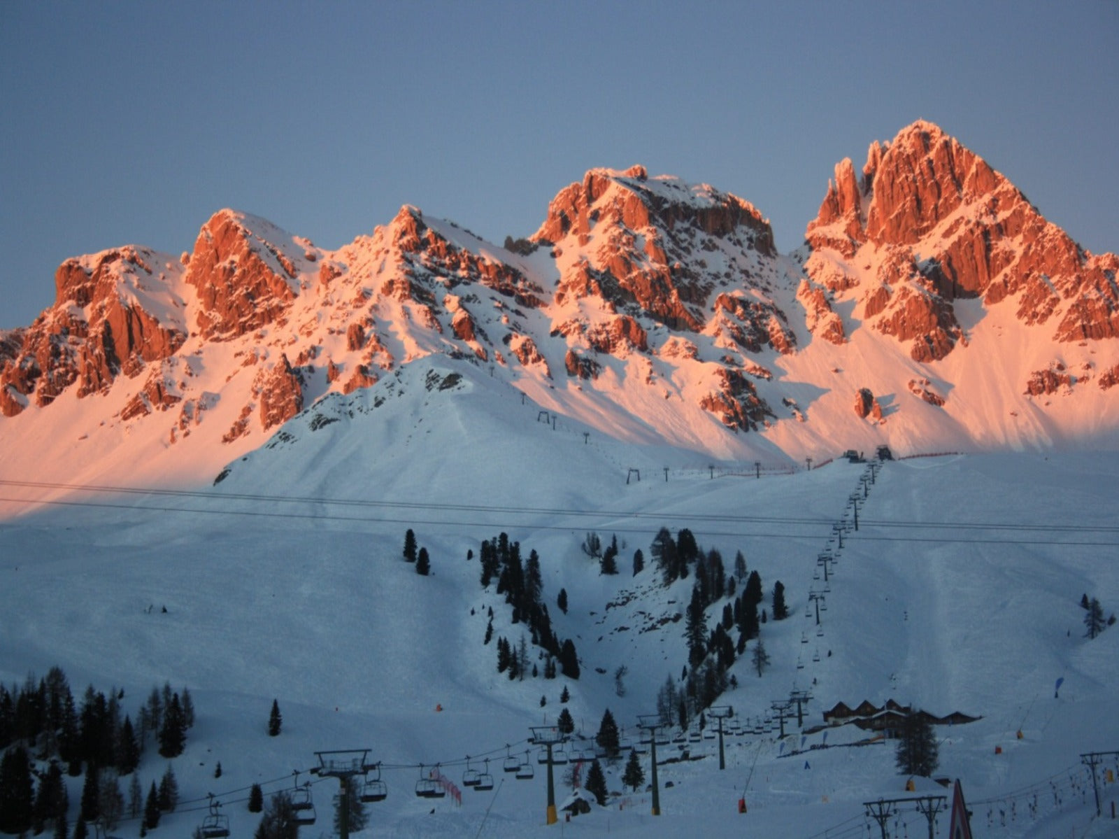 WANDERLUST WINTER ESCAPES